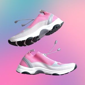 EUC 👟 ASOS DESIGN deluxe knit runner sneakers in pink. SIZE 6